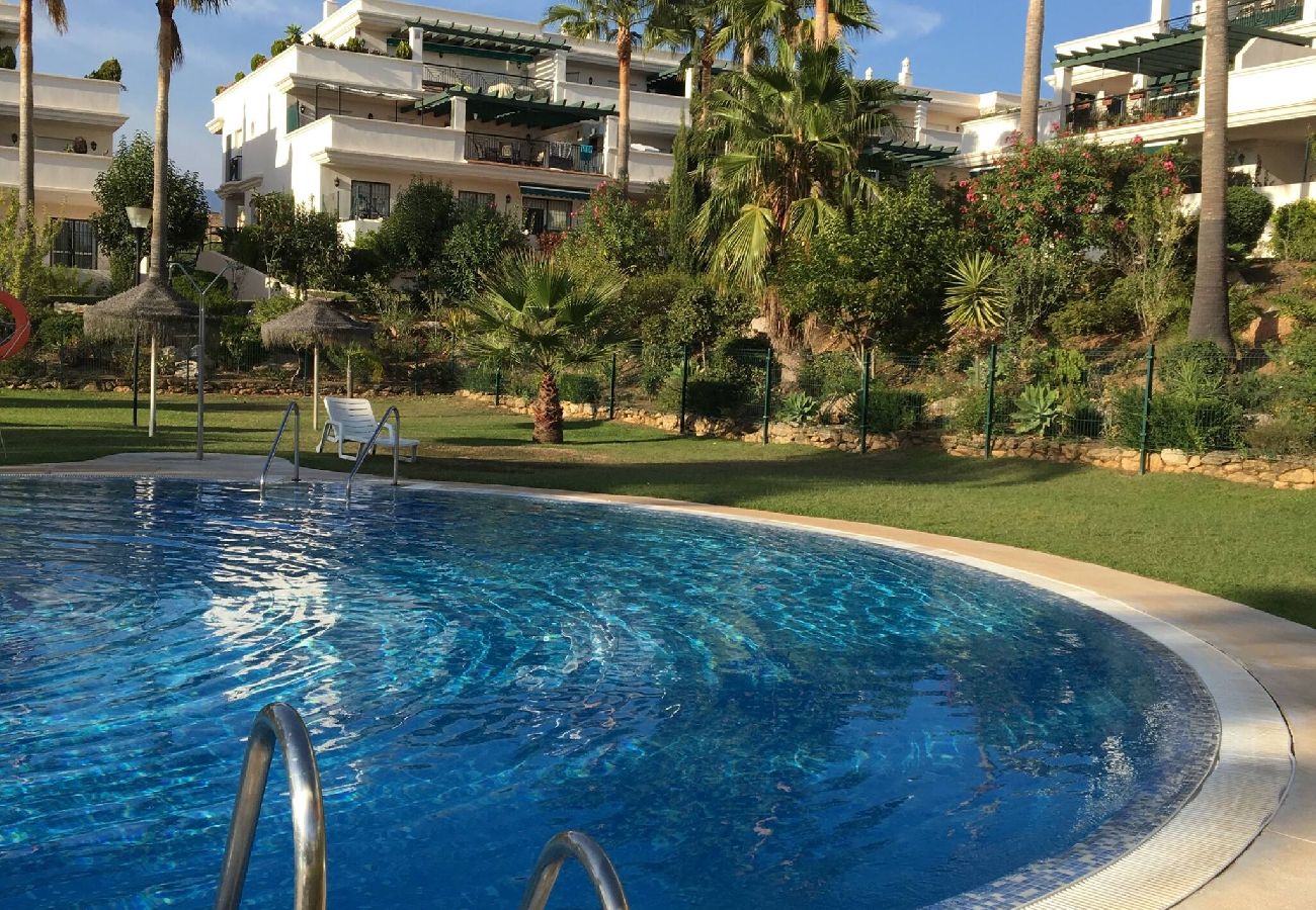 Apartamento en Marbella - Apartamento con decoracion moderna en Lorcrimar 