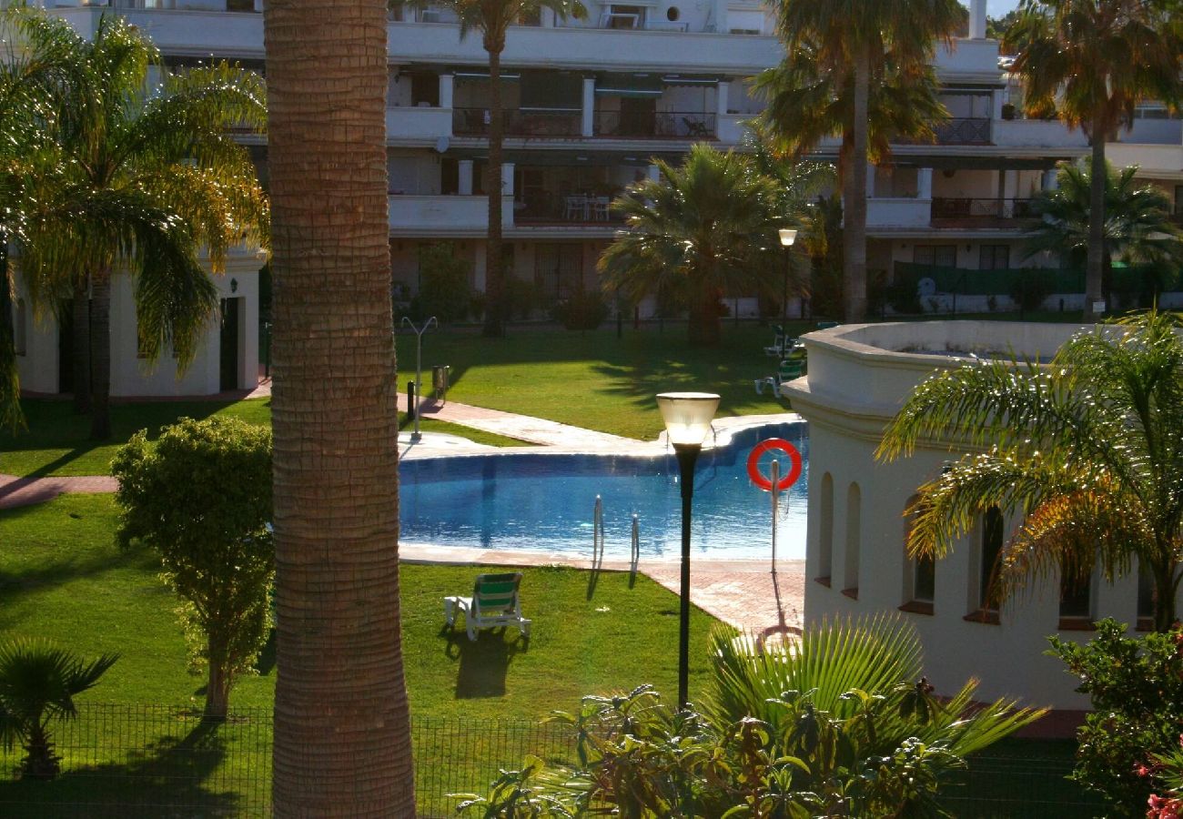 Apartamento en Marbella - Apartamento con decoracion moderna en Lorcrimar 