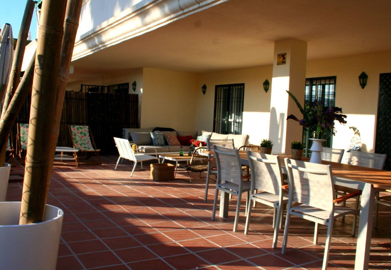 Apartamento en Marbella - Apartamento con decoracion moderna en Lorcrimar 