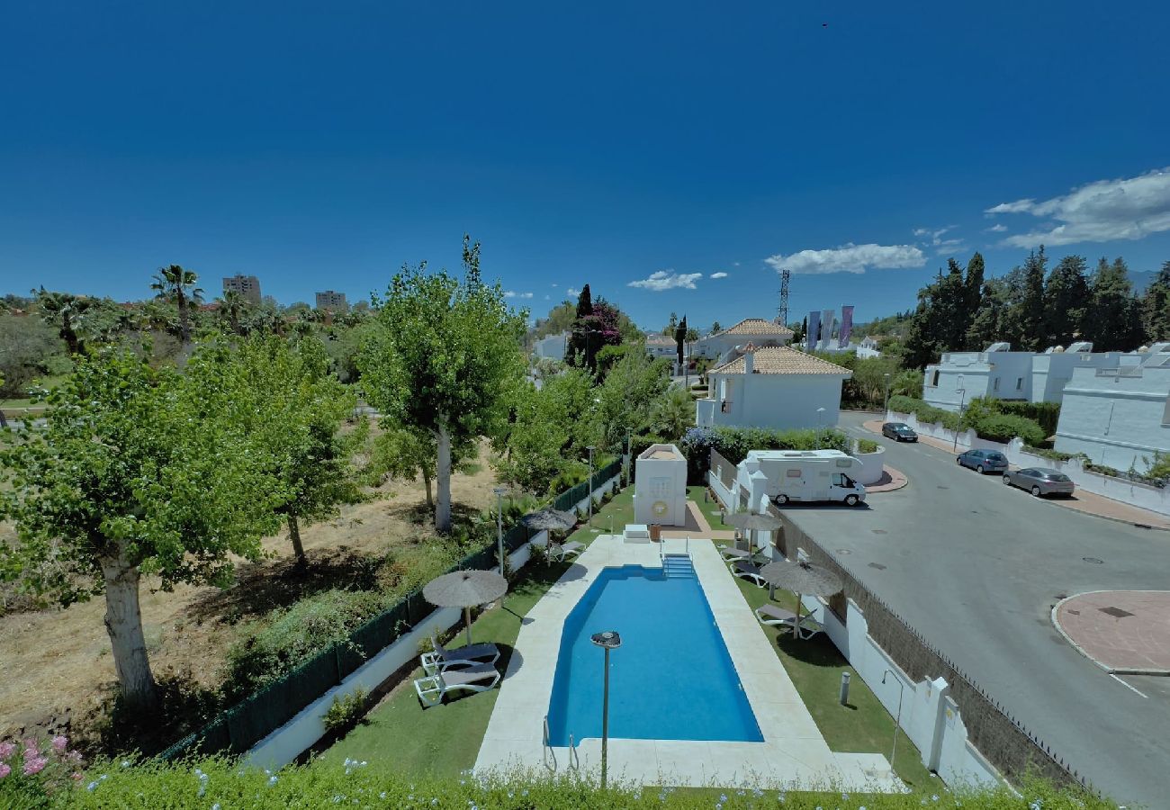 Casa adosada en Marbella - Adosada de Esquina junto al Golf en Marbella. 