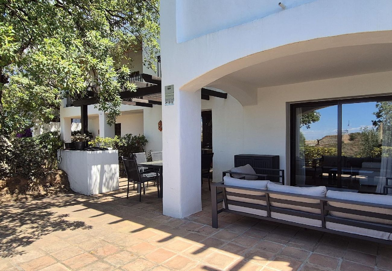 Apartamento en Marbella - Espectacular Apartamento Vacacional en Pueblo de Los Monteros, Marbella 🌅⛰️