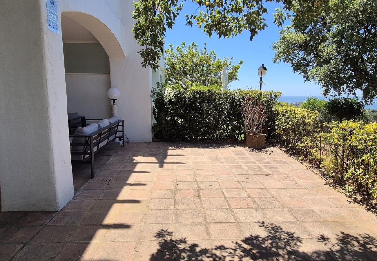 Apartamento en Marbella - Espectacular Apartamento Vacacional en Pueblo de Los Monteros, Marbella 🌅⛰️