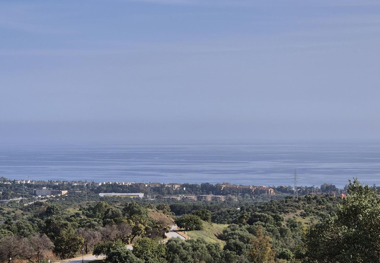 Apartamento en Marbella - Espectacular Apartamento Vacacional en Pueblo de Los Monteros, Marbella 🌅⛰️