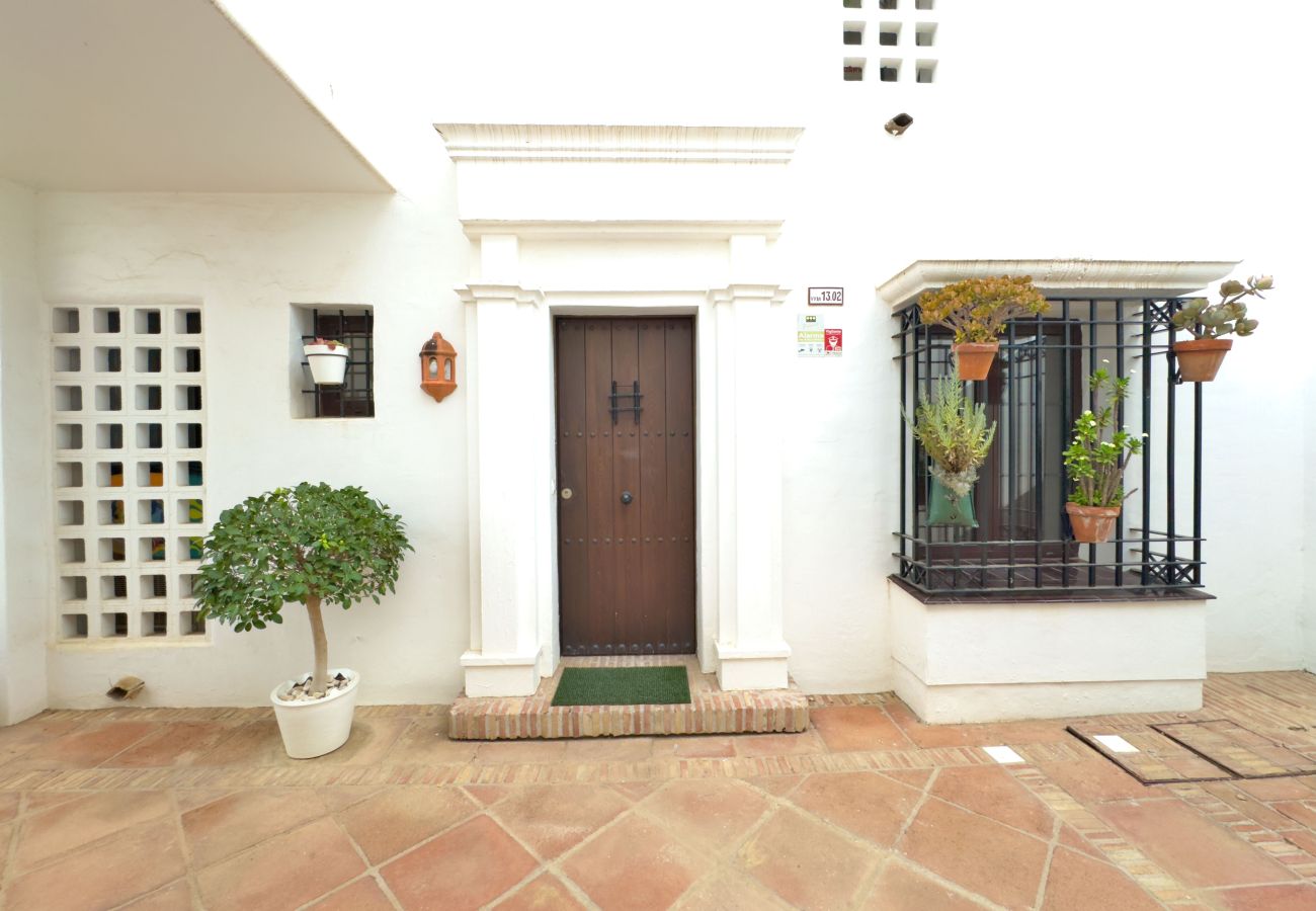 Apartamento en Marbella - Espectacular Apartamento Vacacional en Pueblo de Los Monteros, Marbella 🌅⛰️
