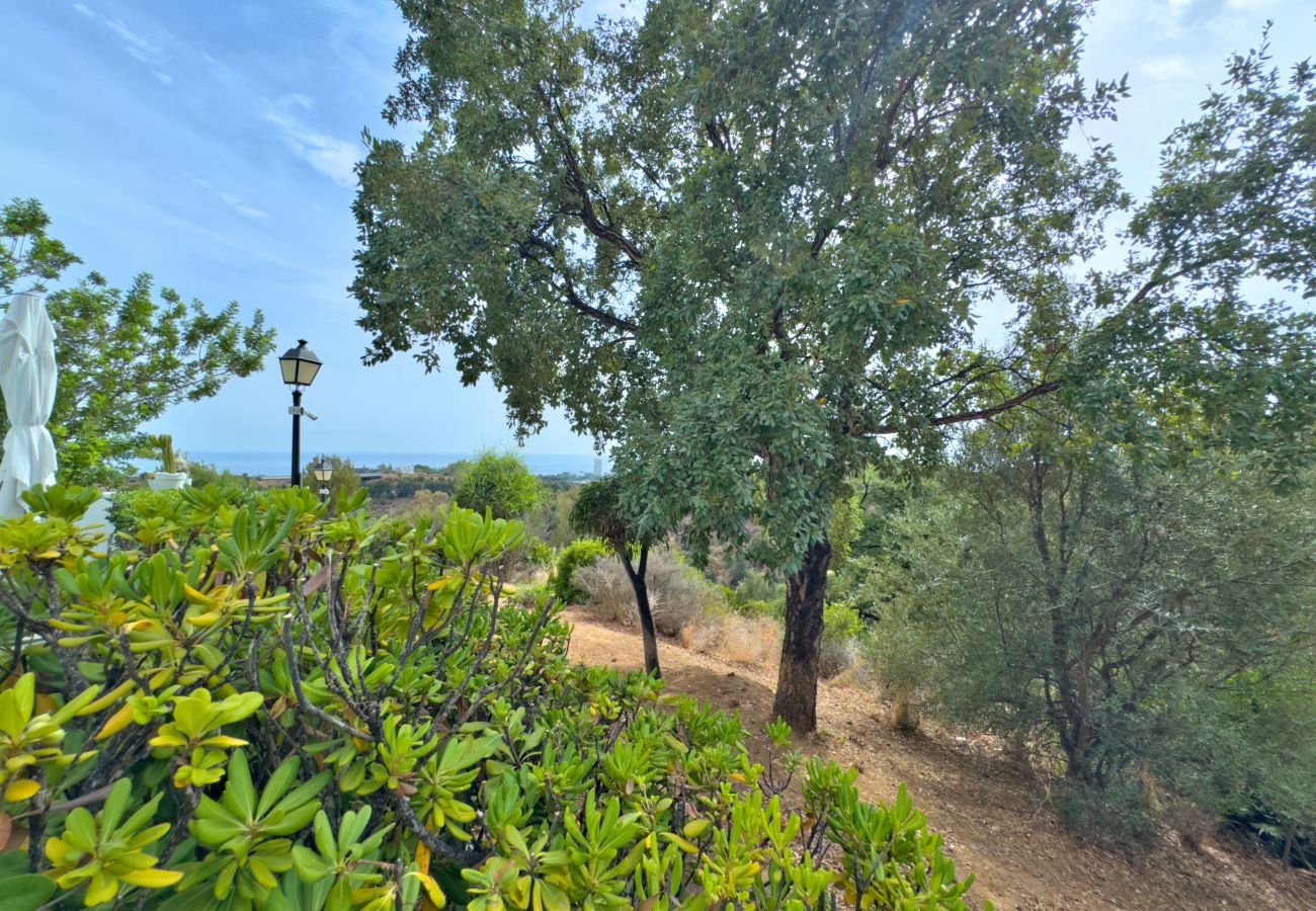 Apartamento en Marbella - Espectacular Apartamento Vacacional en Pueblo de Los Monteros, Marbella 🌅⛰️