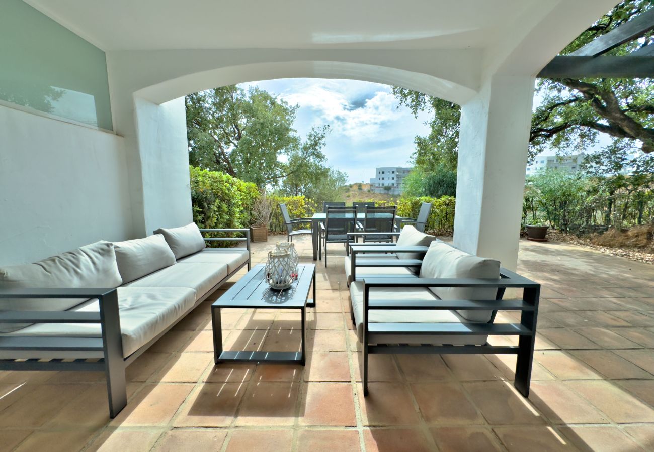 Apartamento en Marbella - Espectacular Apartamento Vacacional en Pueblo de Los Monteros, Marbella 🌅⛰️