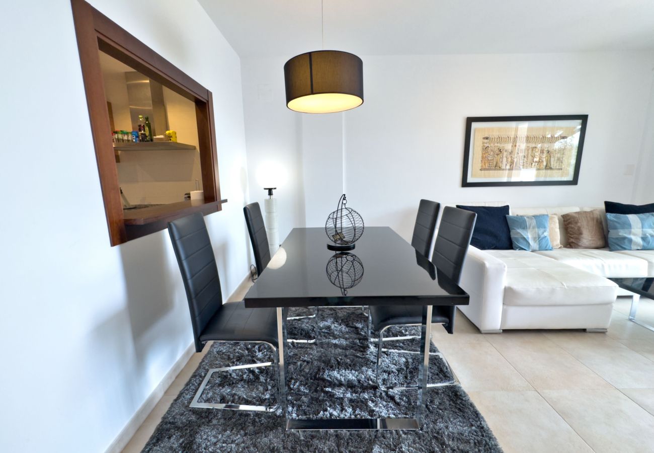 Apartamento en Marbella - Espectacular Apartamento Vacacional en Pueblo de Los Monteros, Marbella 🌅⛰️