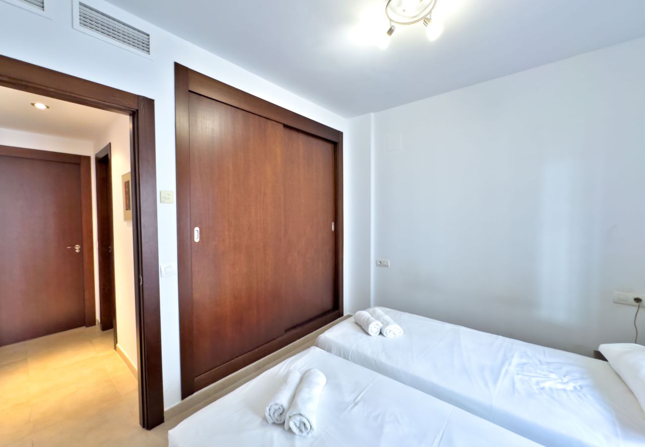 Apartamento en Marbella - Espectacular Apartamento Vacacional en Pueblo de Los Monteros, Marbella 🌅⛰️