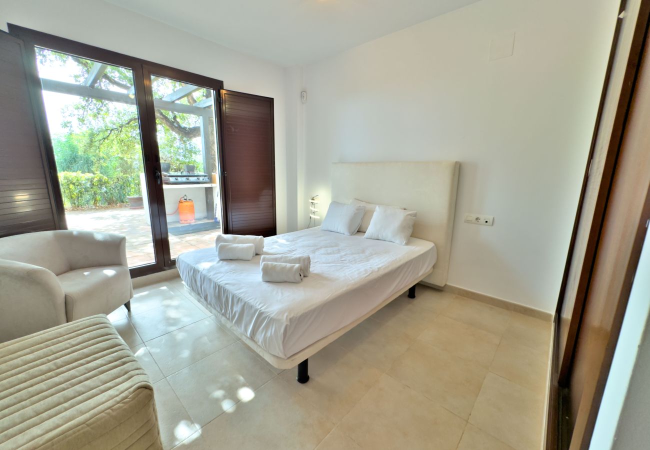 Apartamento en Marbella - Espectacular Apartamento Vacacional en Pueblo de Los Monteros, Marbella 🌅⛰️