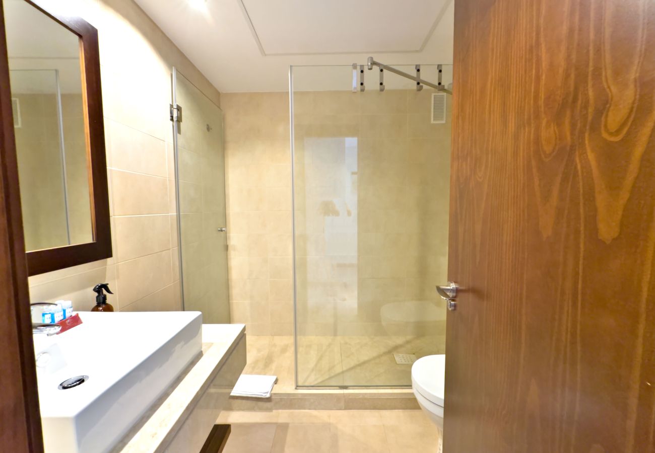Apartamento en Marbella - Espectacular Apartamento Vacacional en Pueblo de Los Monteros, Marbella 🌅⛰️
