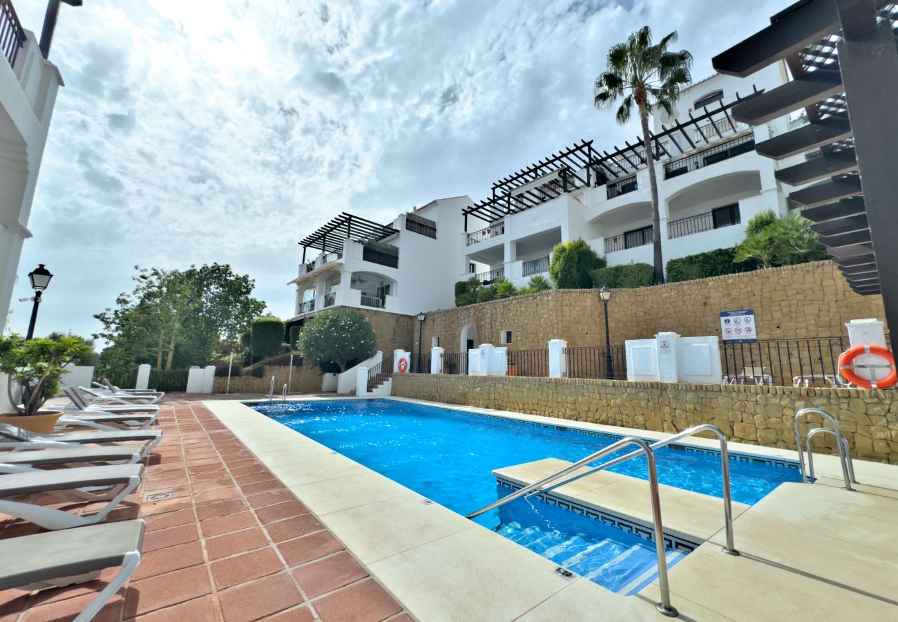 Apartamento en Marbella - Espectacular Apartamento Vacacional en Pueblo de Los Monteros, Marbella 🌅⛰️