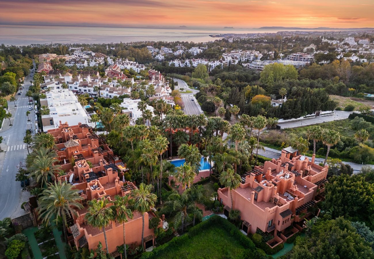 Casa adosada en Marbella - Lujosa Adosada en la Milla de Oro, Marbella. 