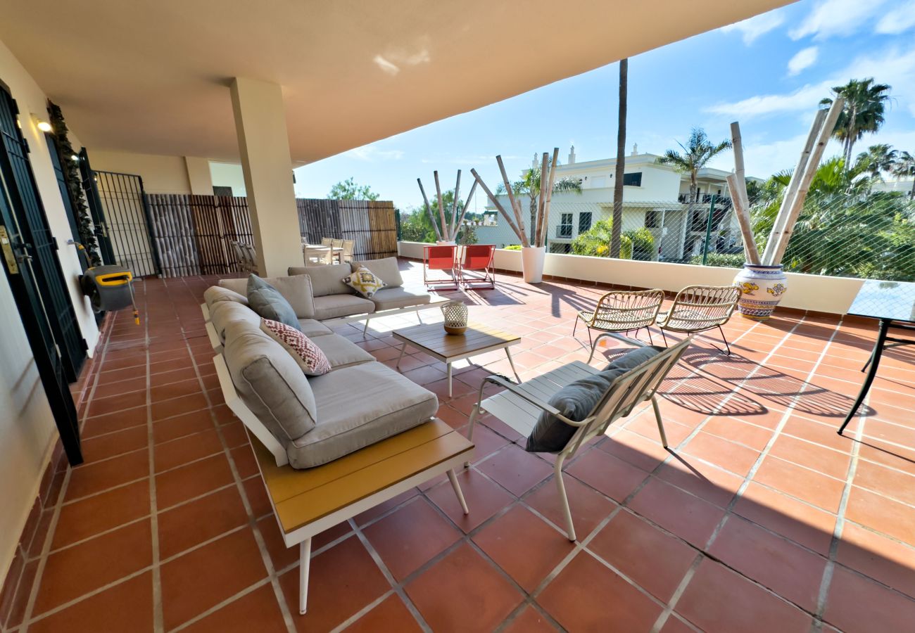 Ferienwohnung in Marbella - Lor 8BG. Moderno Apartamento Cerca de Puerto Banús.