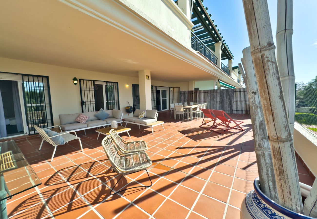 Ferienwohnung in Marbella - Lor 8BG. Moderno Apartamento Cerca de Puerto Banús.