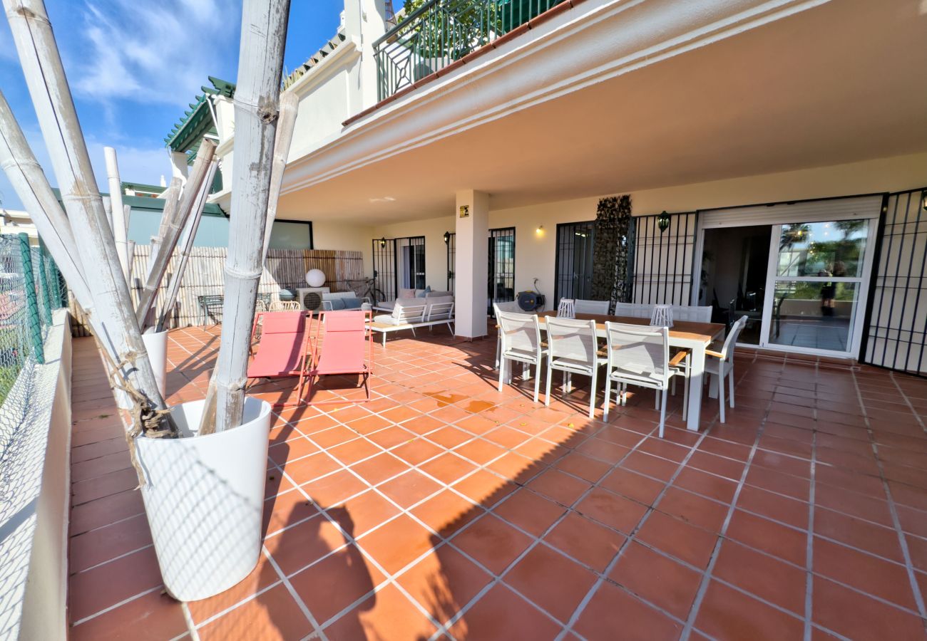 Ferienwohnung in Marbella - Lor 8BG. Moderno Apartamento Cerca de Puerto Banús.