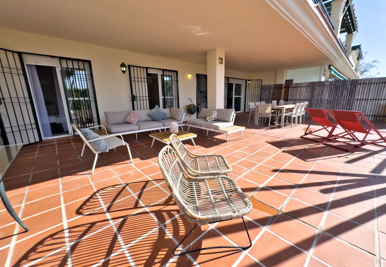 Ferienwohnung in Marbella - Lor 8BG. Moderno Apartamento Cerca de Puerto Banús.