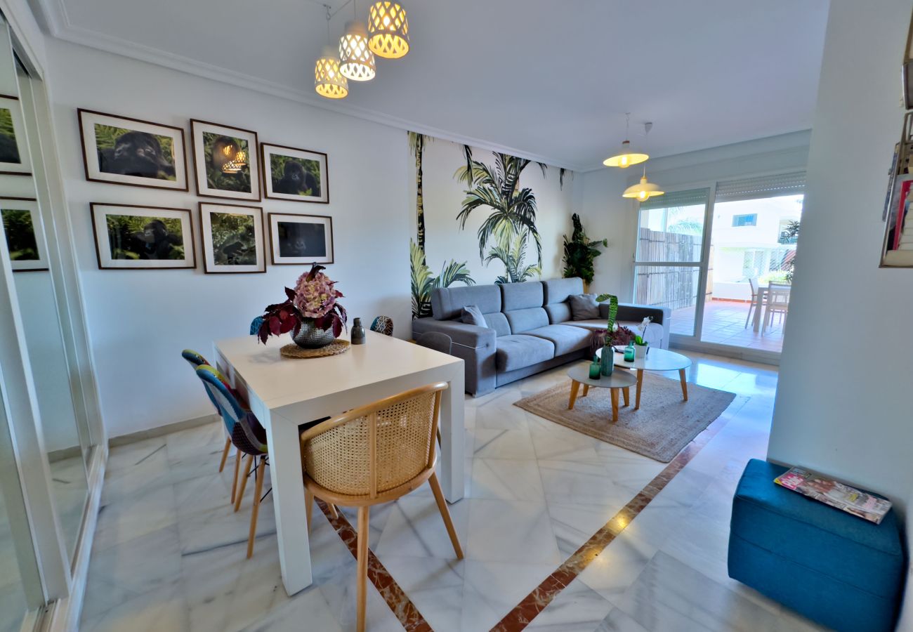 Ferienwohnung in Marbella - Lor 8BG. Moderno Apartamento Cerca de Puerto Banús.