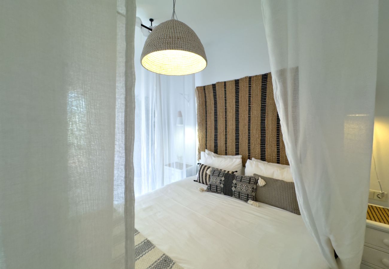 Ferienwohnung in Marbella - Lor 8BG. Moderno Apartamento Cerca de Puerto Banús.