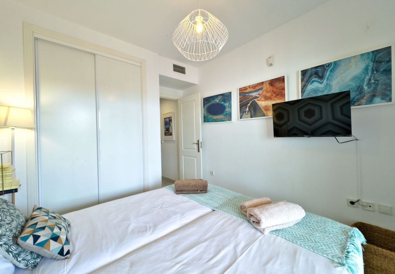 Ferienwohnung in Marbella - Lor 8BG. Moderno Apartamento Cerca de Puerto Banús.