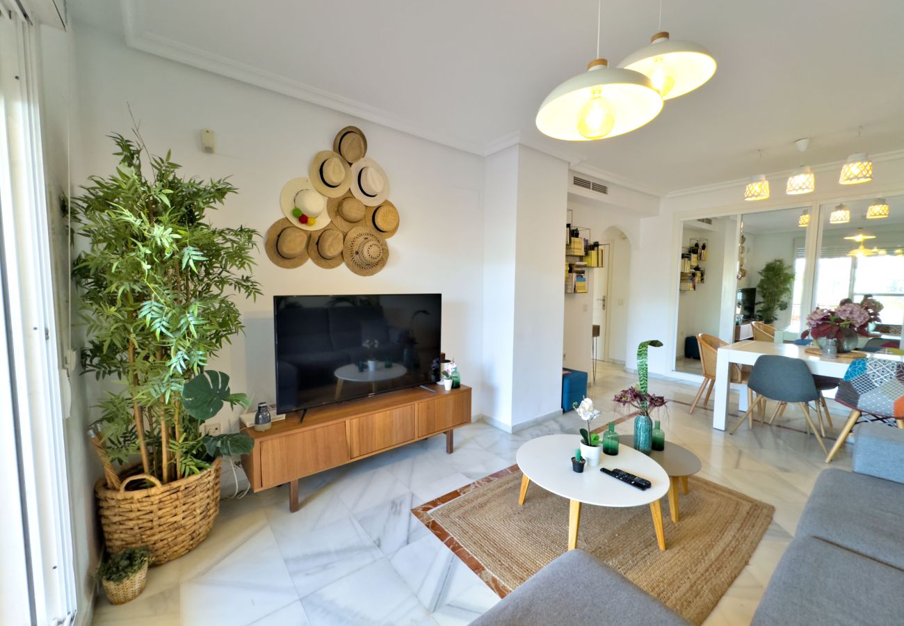 Ferienwohnung in Marbella - Lor 8BG. Moderno Apartamento Cerca de Puerto Banús.