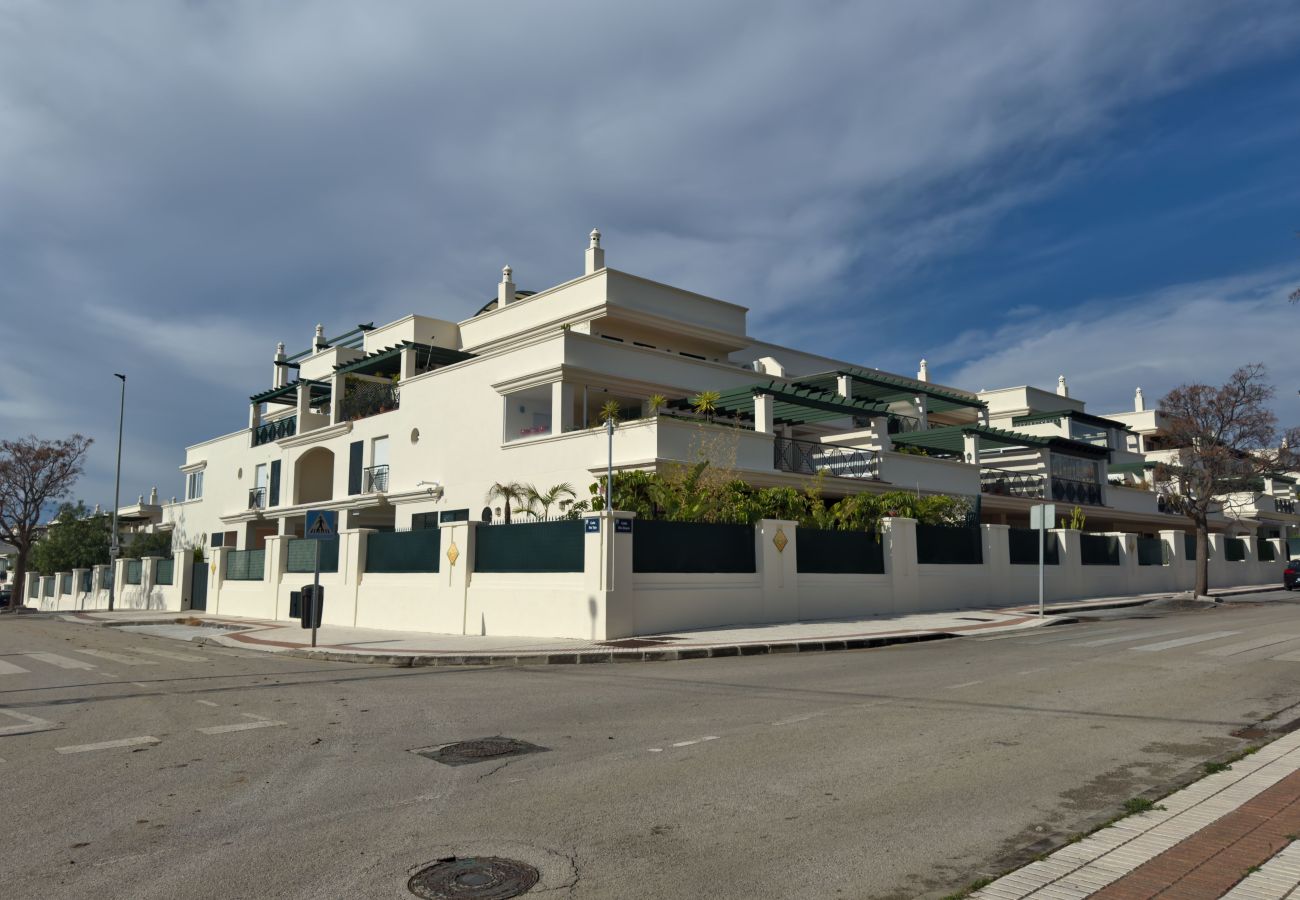 Ferienwohnung in Marbella - Lor 8BG. Moderno Apartamento Cerca de Puerto Banús.