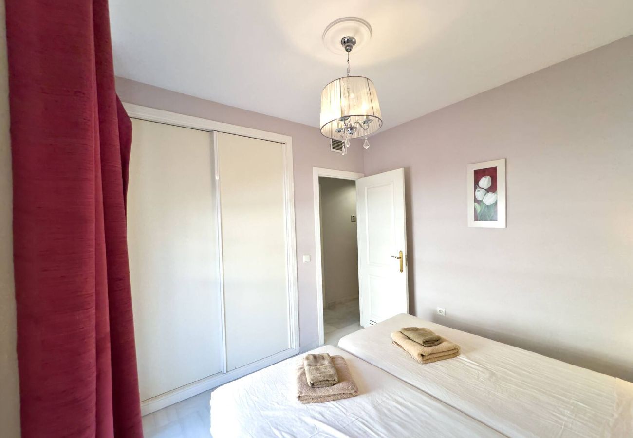 Ferienwohnung in Marbella - Moderno Apartamento cerca de Puerto Banús-Playa. 