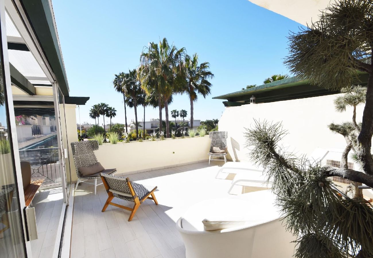 Ferienwohnung in Marbella - Moderno Apartamento Orientado al Sur en Locrimar. 