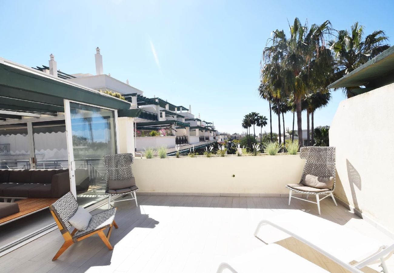 Ferienwohnung in Marbella - Moderno Apartamento Orientado al Sur en Locrimar. 