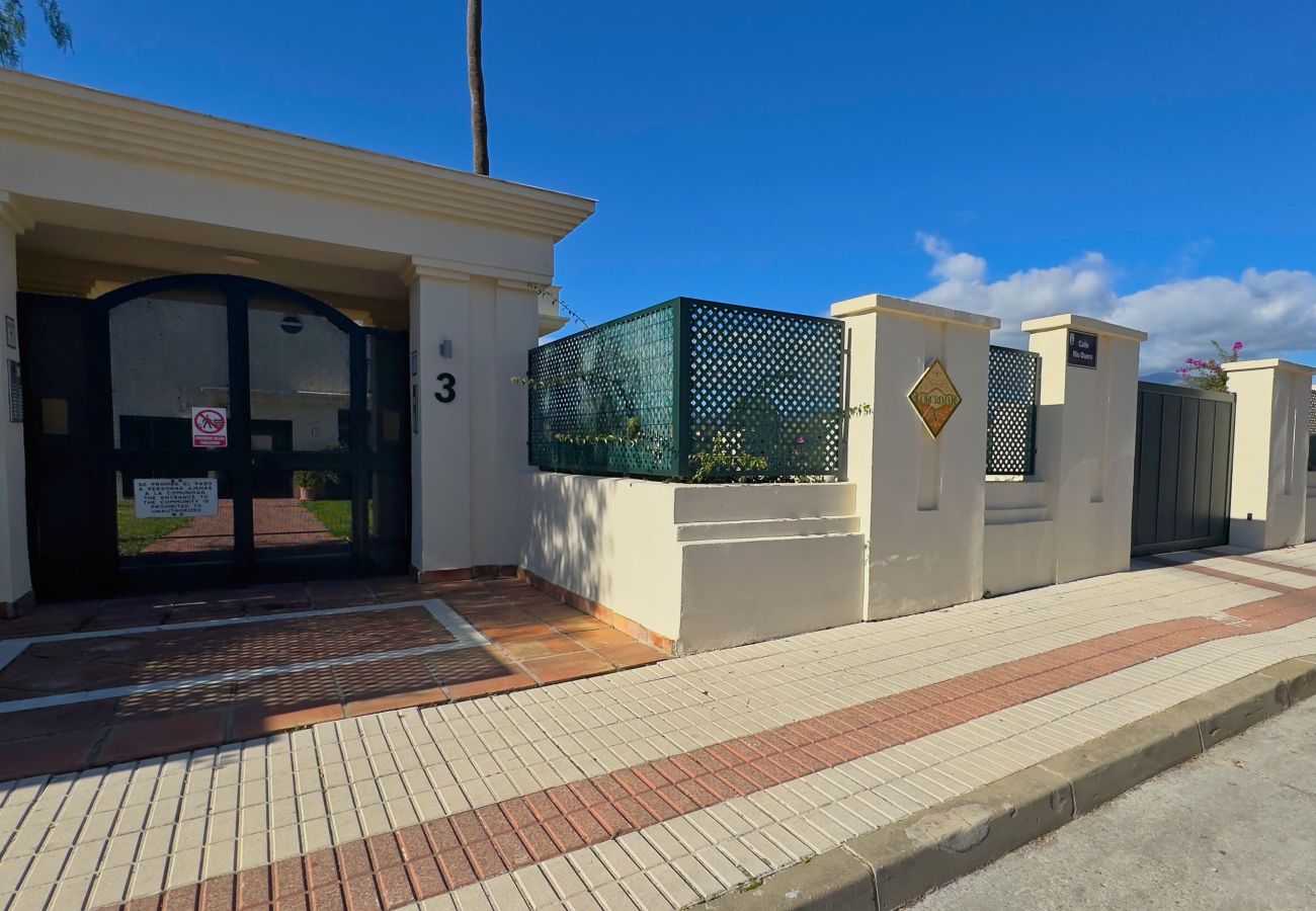 Ferienwohnung in Marbella - Lor 31C.Moderno Apartamento Orientado al Sur en Locrimar. 