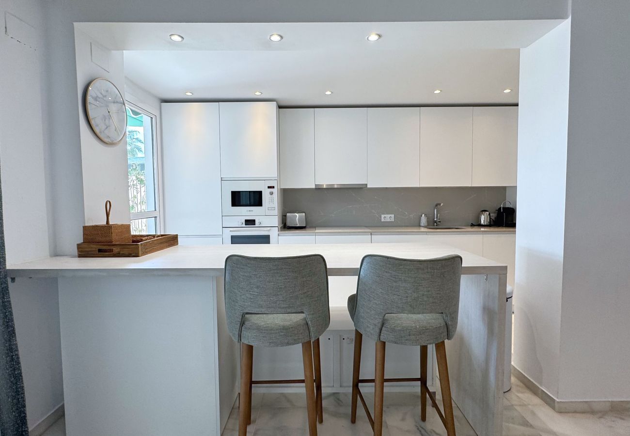 Ferienwohnung in Marbella - Lor 31C.Moderno Apartamento Orientado al Sur en Locrimar. 