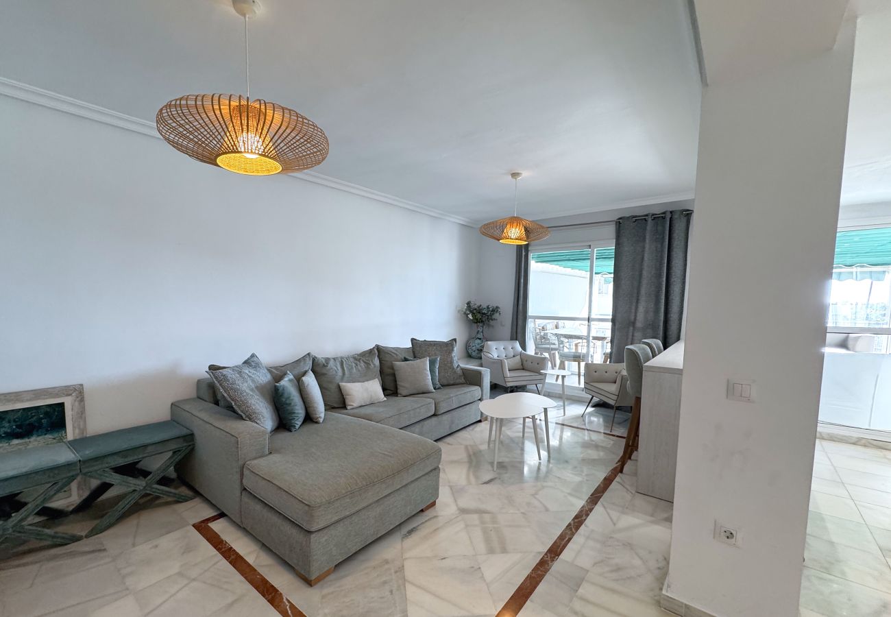 Ferienwohnung in Marbella - Lor 31C.Moderno Apartamento Orientado al Sur en Locrimar. 