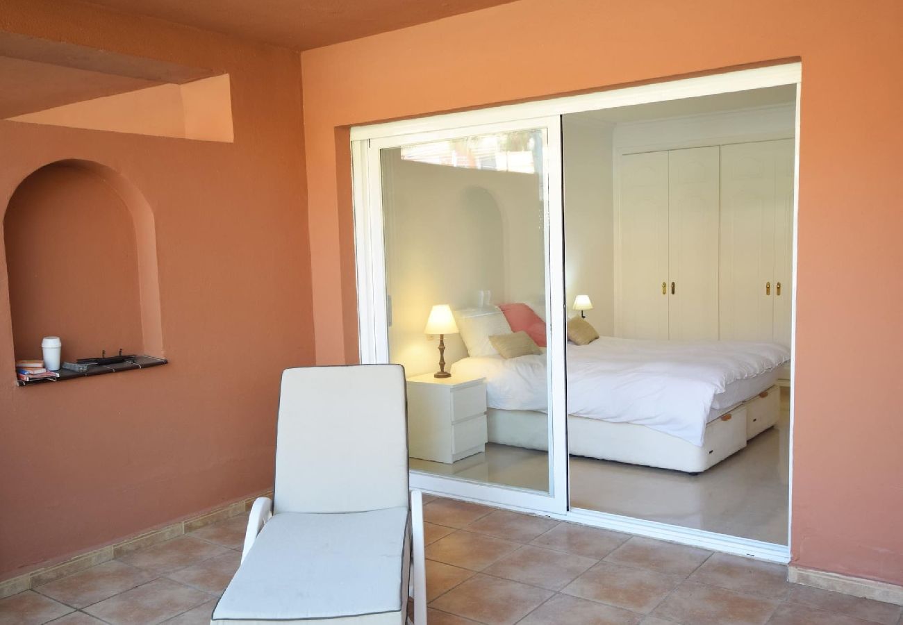 Ferienwohnung in Marbella - Apartamento planta baja Puerto Banus 