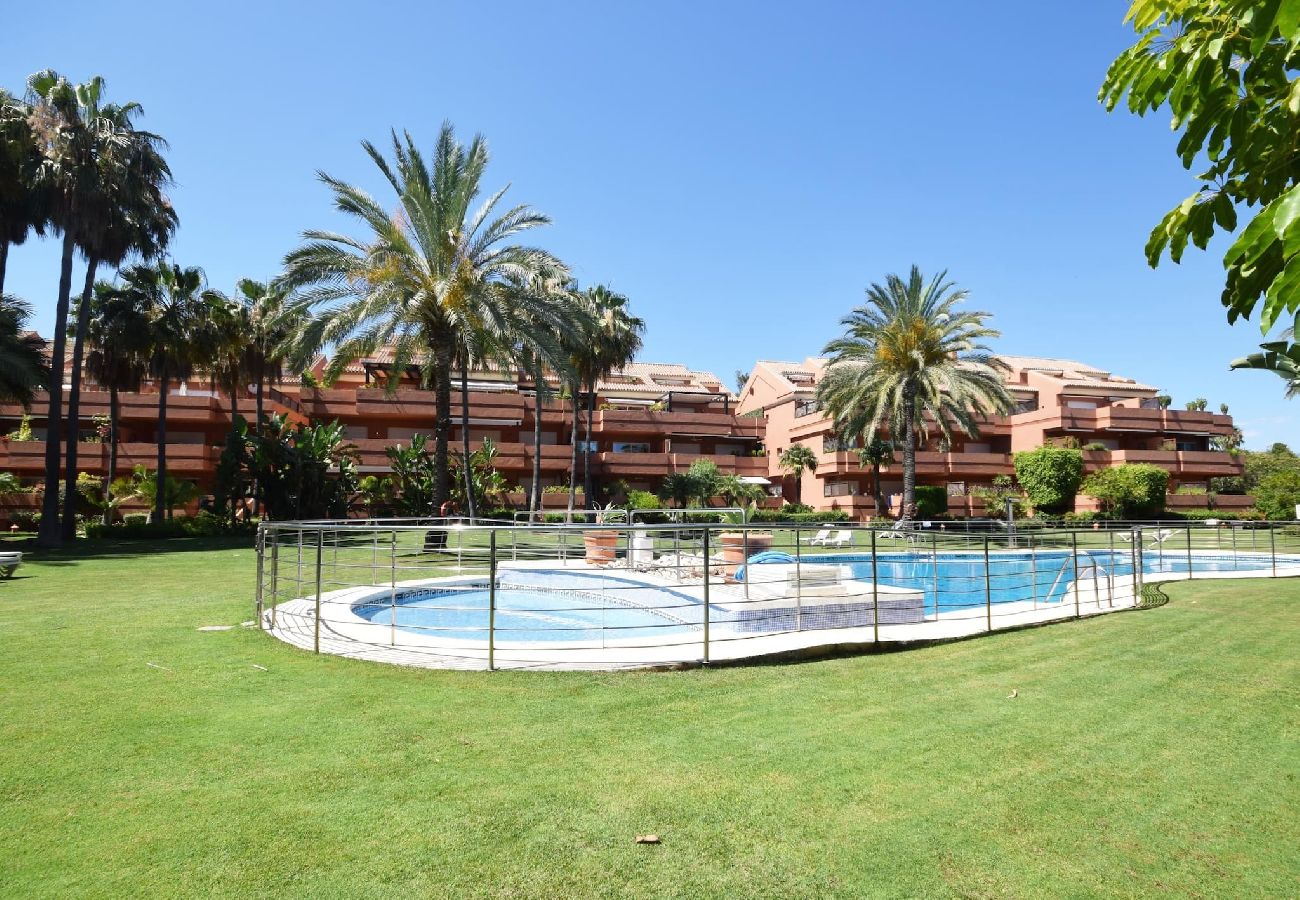 Ferienwohnung in Marbella - Apartamento planta baja Puerto Banus 