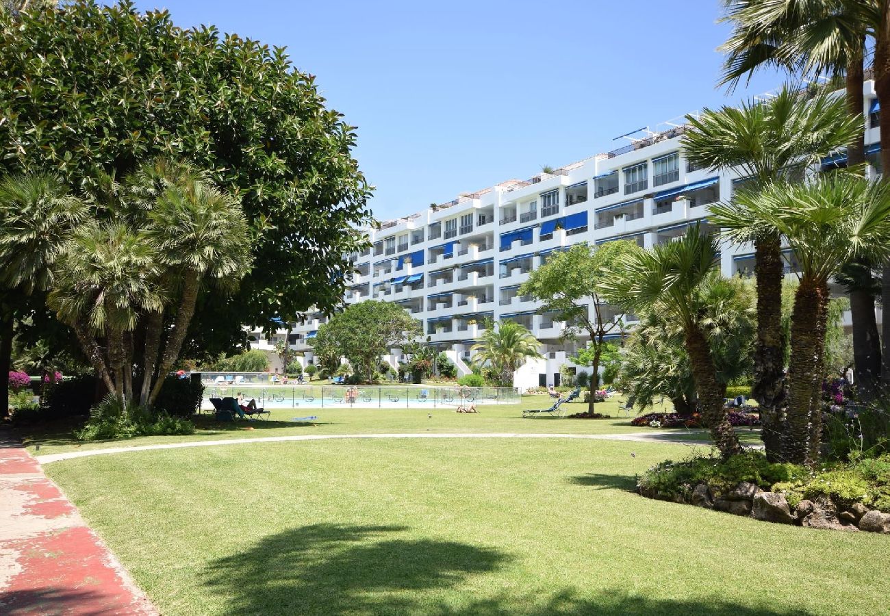 Ferienwohnung in Marbella - Apartamento en Puerto Banus 