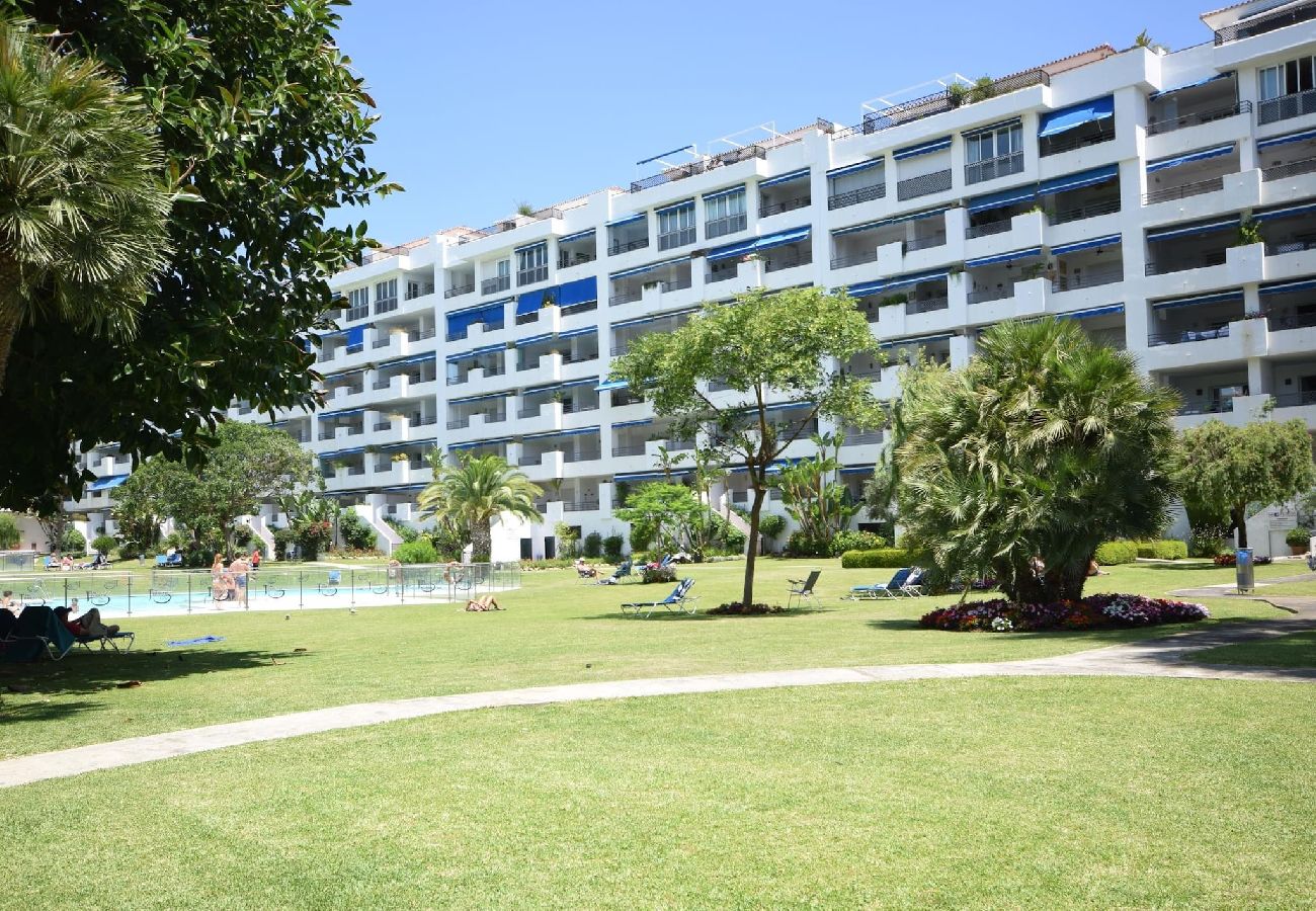 Ferienwohnung in Marbella - Apartamento en Puerto Banus 