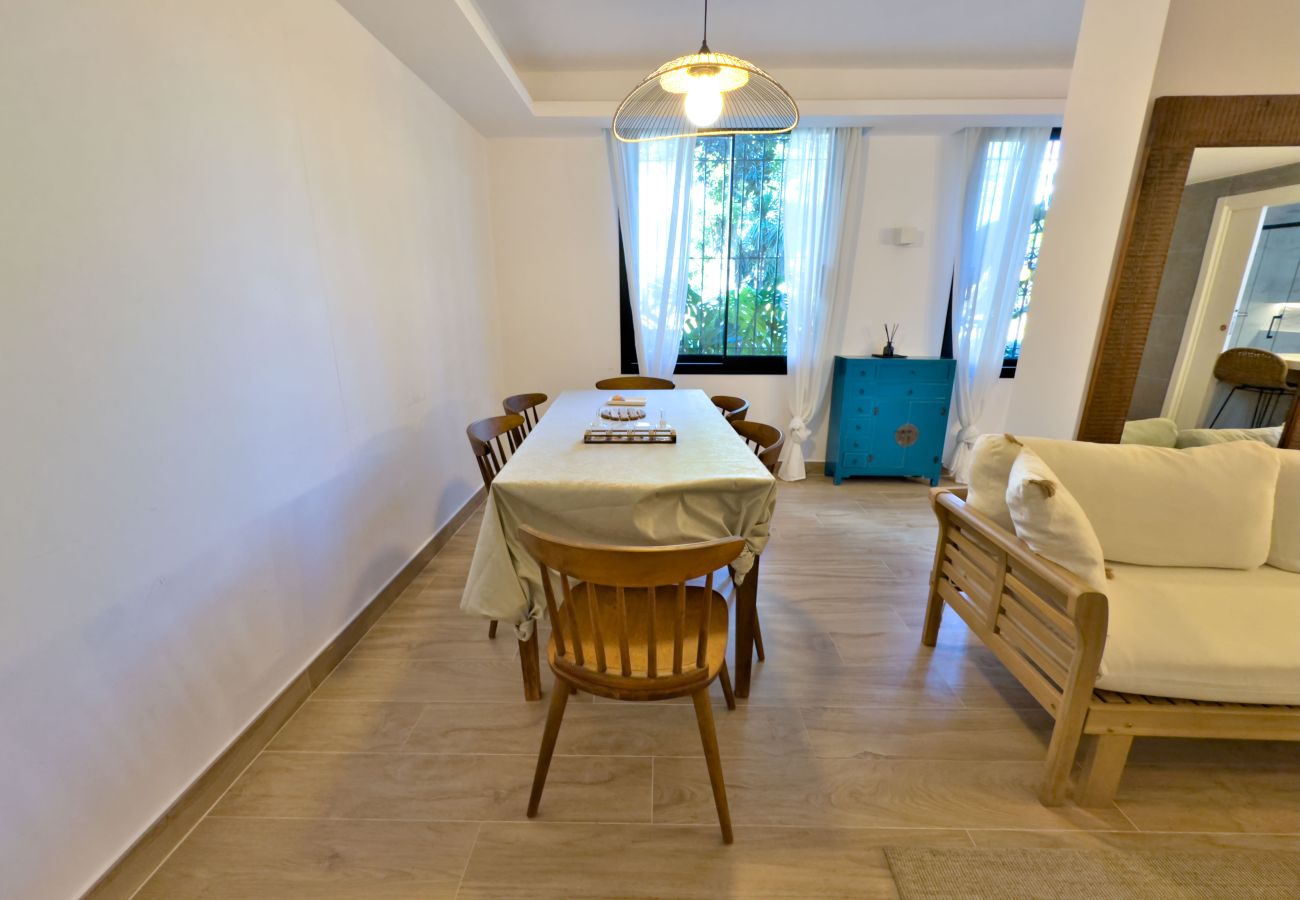 Ferienwohnung in Marbella - Exclusivo Apartamento en Jardines del Puerto, Puerto Banús.