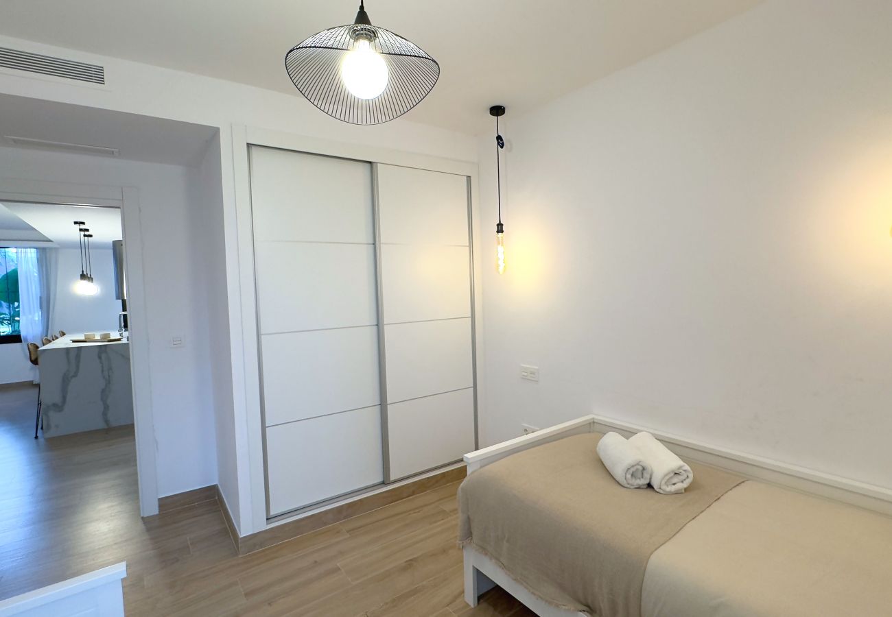 Ferienwohnung in Marbella - Exclusivo Apartamento en Jardines del Puerto, Puerto Banús.