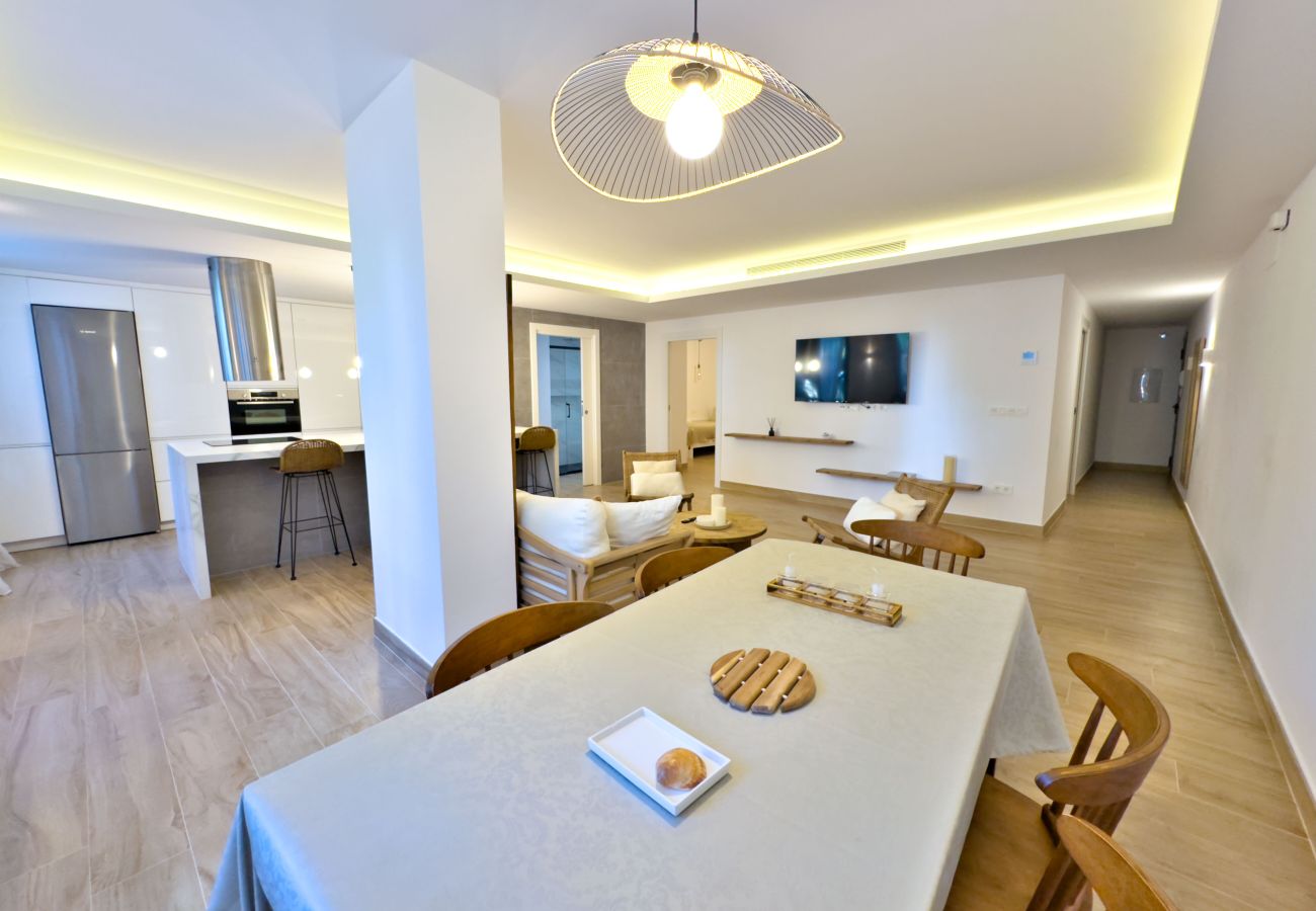 Ferienwohnung in Marbella - Exclusivo Apartamento en Jardines del Puerto, Puerto Banús.