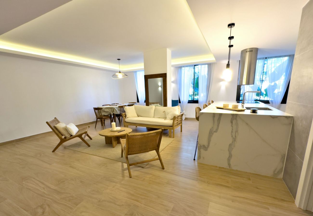 Ferienwohnung in Marbella - Exclusivo Apartamento en Jardines del Puerto, Puerto Banús.