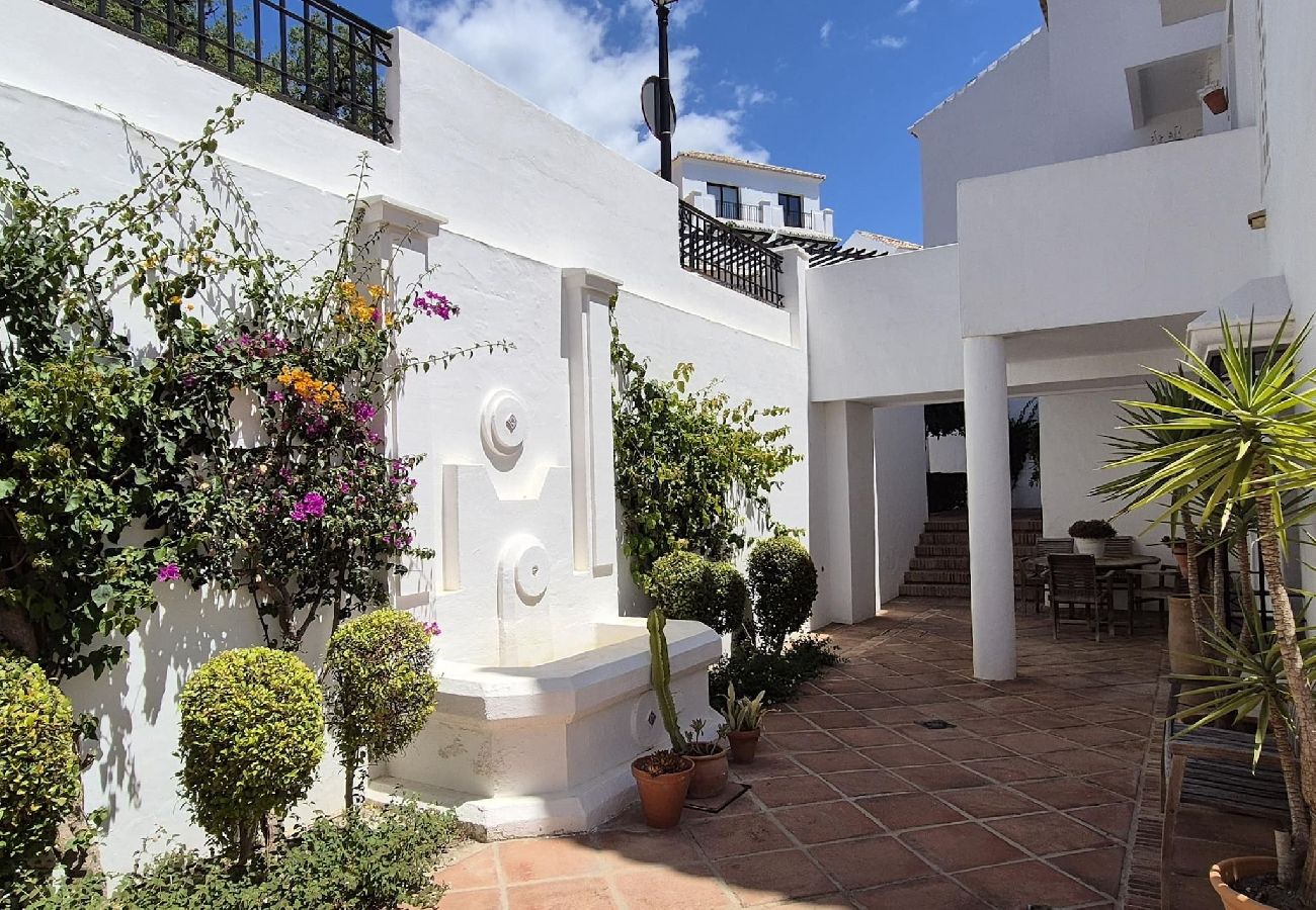 Ferienwohnung in Marbella - Apartamento en Altos de los Monteros 