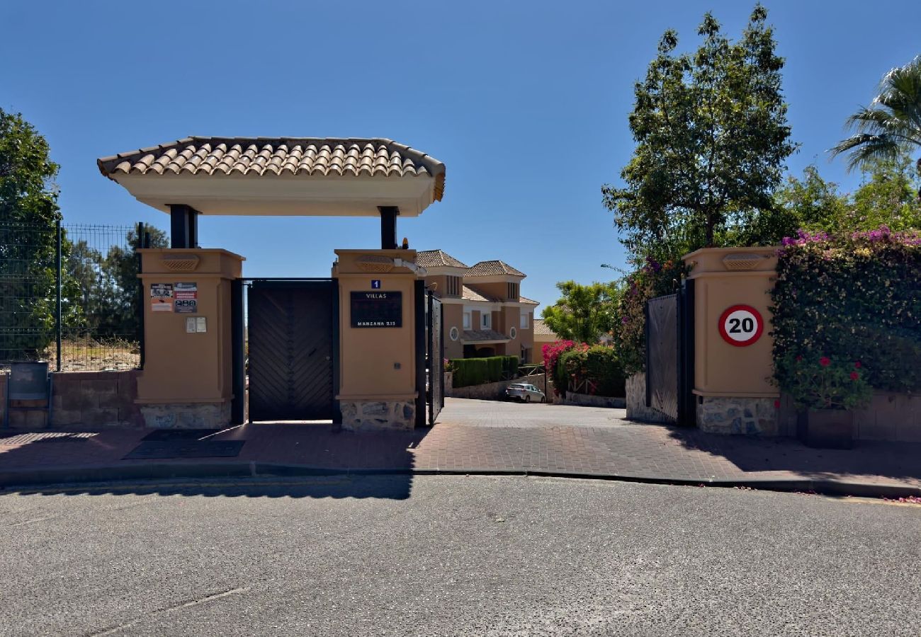 Stadthaus in Marbella - Exclusiva Casa Adosada de Lujo en Santa Clara Golf .