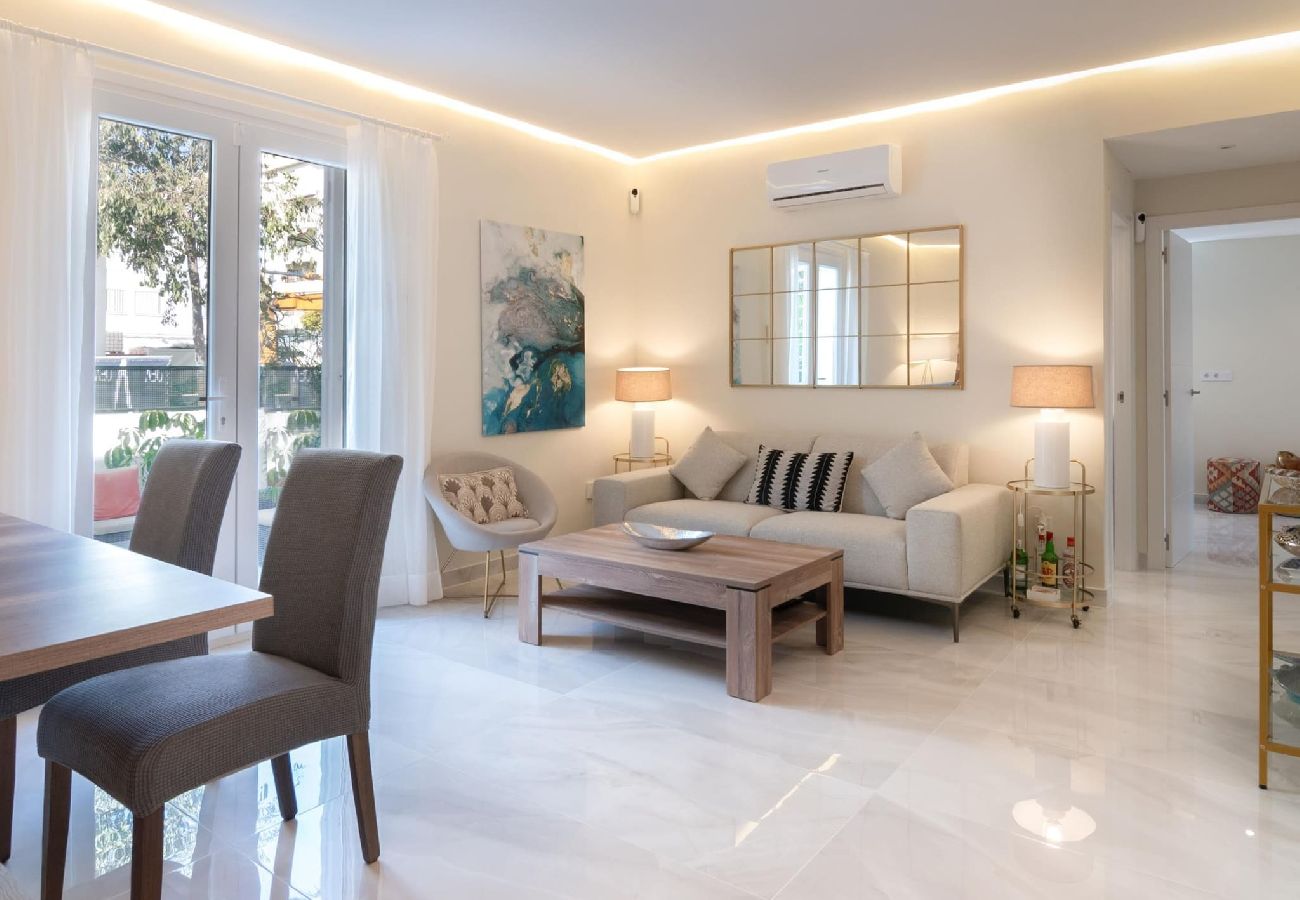 Ferienwohnung in Marbella - Elegante Apartamento a Dos Pasos de la Playa