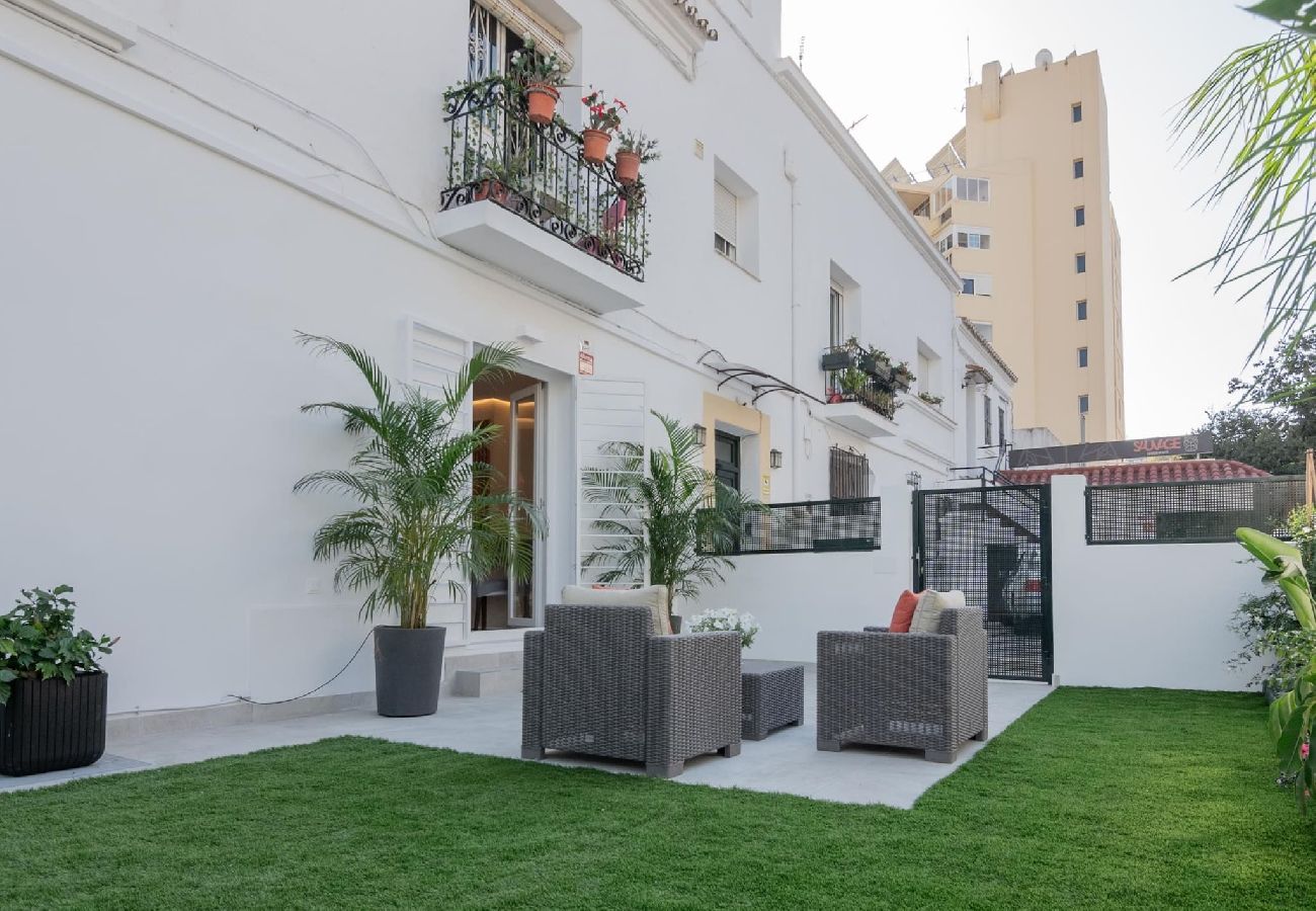 Ferienwohnung in Marbella - Elegante Apartamento a Dos Pasos de la Playa