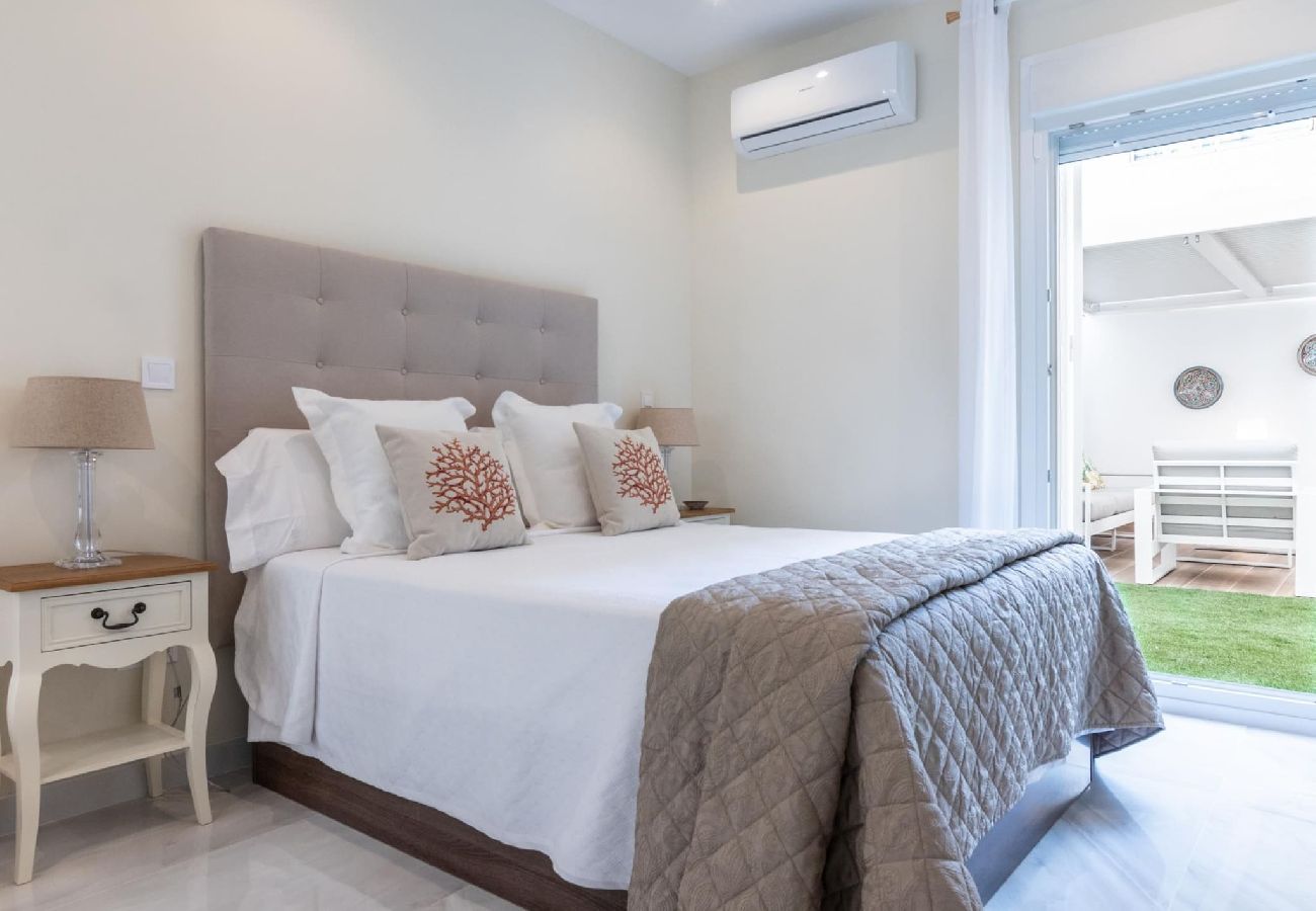 Ferienwohnung in Marbella - Elegante Apartamento a Dos Pasos de la Playa