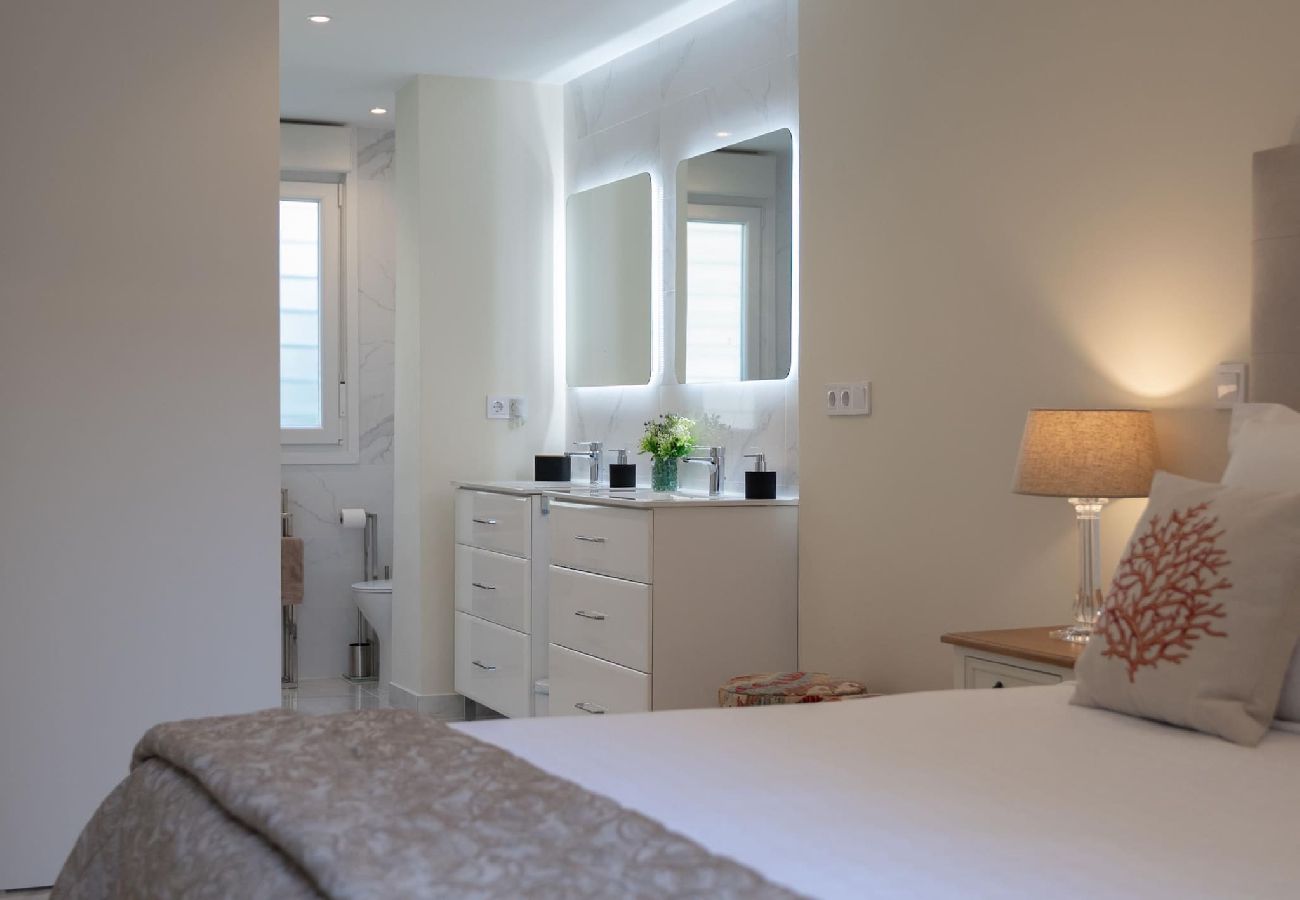 Ferienwohnung in Marbella - Elegante Apartamento a Dos Pasos de la Playa