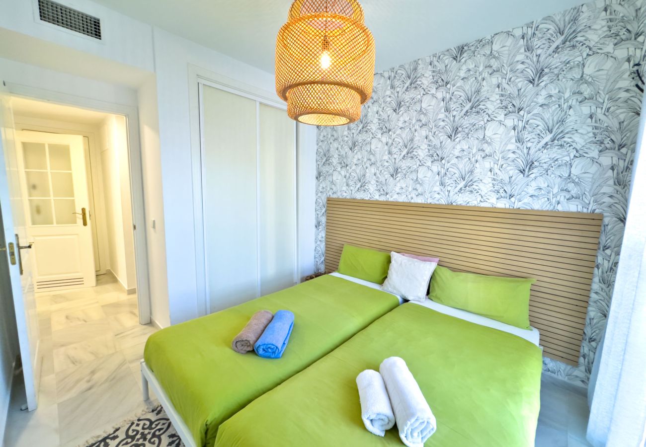 Ferienwohnung in Marbella - Lorcrimar 2F. Moderno Apartamento Vacacional en Banús.