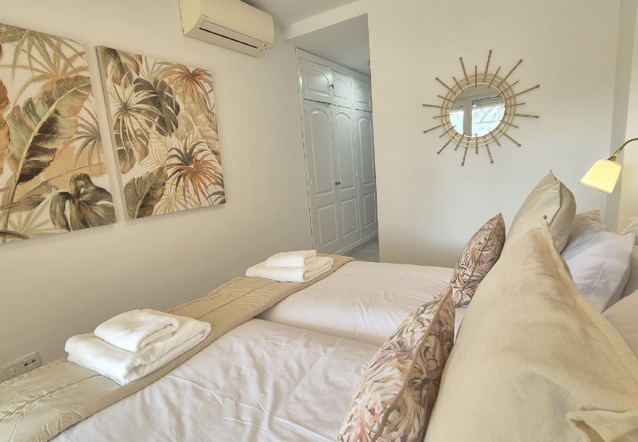 Ferienwohnung in Mijas - Moderno Apartamento en Mi Capricho, Calahonda.