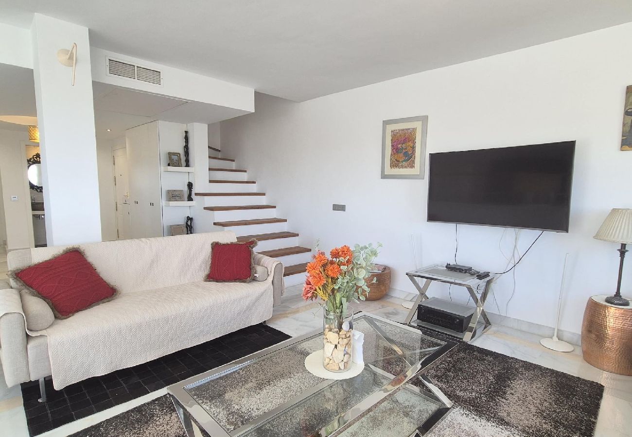 Ferienwohnung in Marbella - Moderno y Amplio Ático Dúplex en La Milla de Oro.