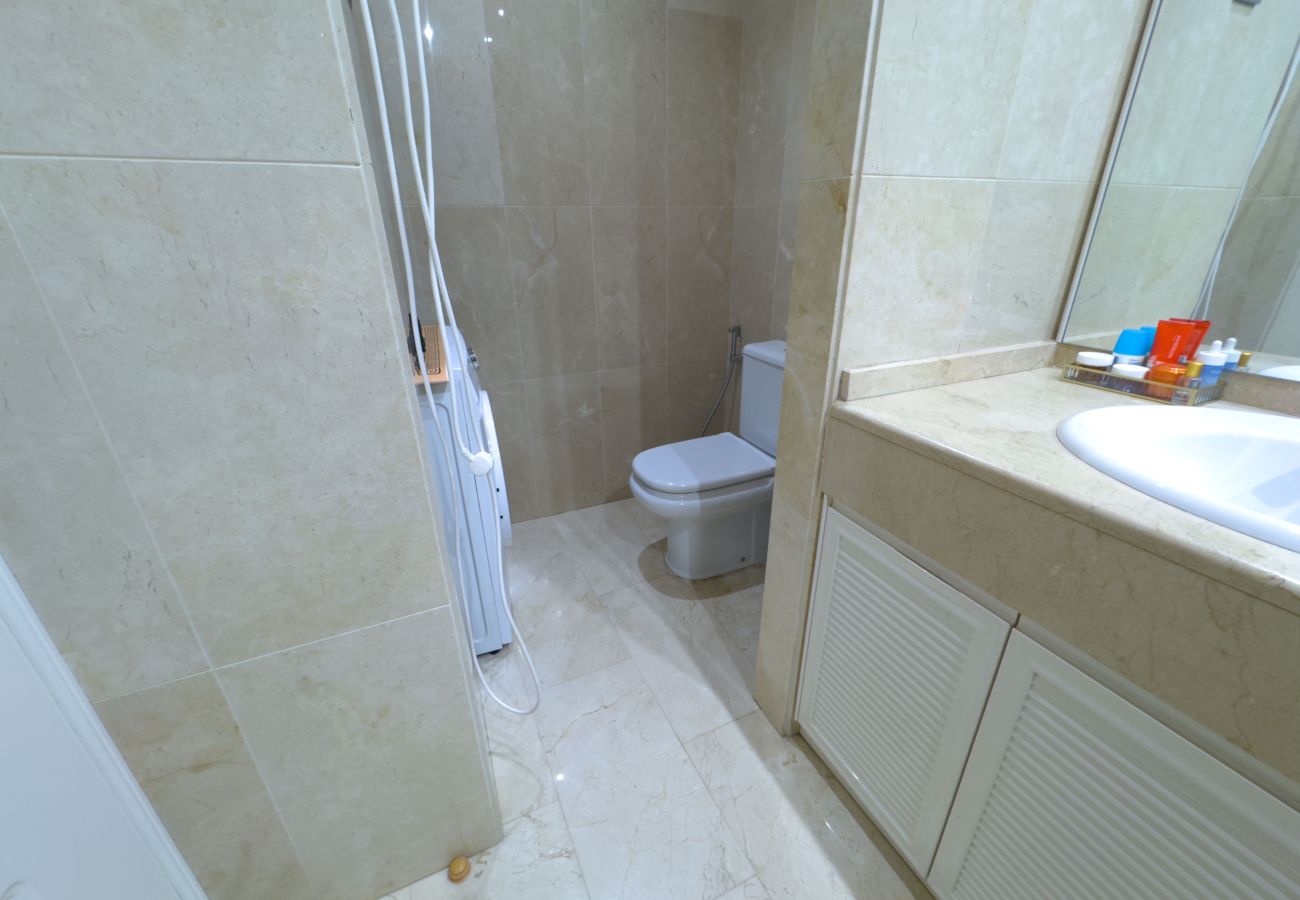 Ferienwohnung in Marbella - Moderno y Amplio Ático Dúplex en La Milla de Oro.
