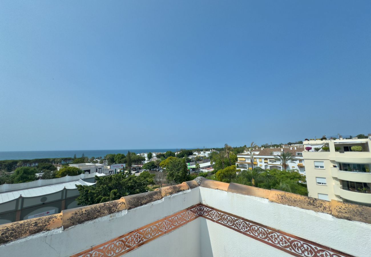 Ferienwohnung in Marbella - Moderno y Amplio Ático Dúplex en La Milla de Oro.